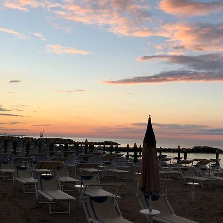 Loved By All - Loft Al Mare Con Free Parking Misano Adriatico Zewnętrze zdjęcie